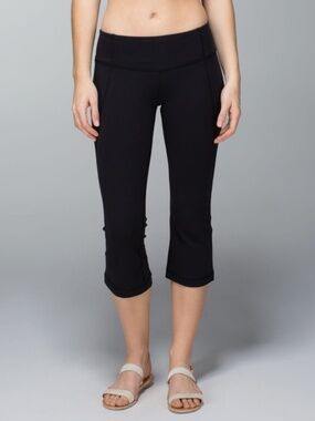 LULULEMON Gather & Grow Crop Black Size 4